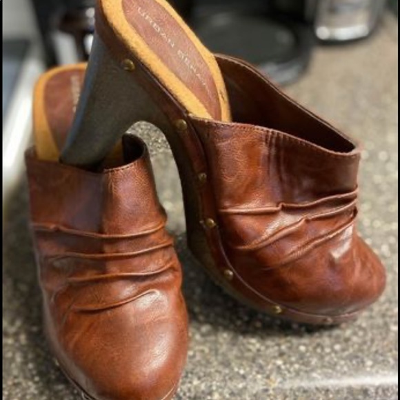 🌟NWOT Wooden Heels - Picture 2 of 8